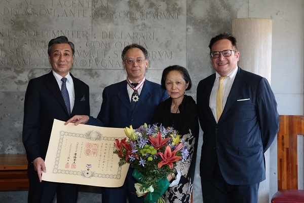 雨宮総領事、マッレッラ副学長、ルペルティ夫妻