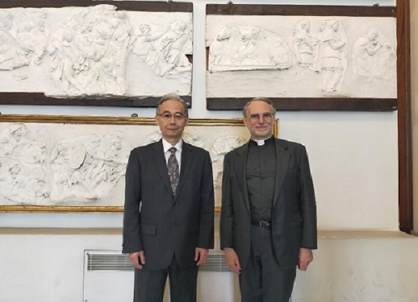 小林総領事のアンブロジアーナ絵画館・図書館訪問